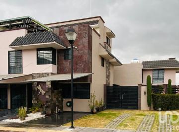 Casa · 227m² · 3 Recámaras · 2 Estacionamientos · Casa en Renta en Villas de Tonanitla, Tultitlan, Edomex.