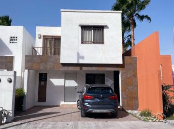 Casa de 3 habitaciones, Monterrey · Casa Amueblada en Renta Fracc Centrika Sillares
