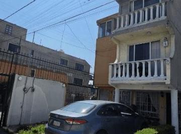 Casa · 138m² · 4 Recámaras · 1 Estacionamiento · Casa en Venta en Los Heroes Ecatepec 1era. Sección, Ecatepec de Morelos