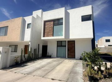Casa · 130m² · 3 Recámaras · 2 Estacionamientos · Renta Casa Zen Life Privada Alberca Seguridad Cerca Colegios Autopista Heb Mirador
