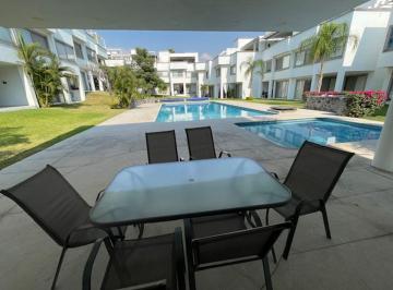 Casa en condominio de 3 habitaciones, Emiliano Zapata · Cuernavaca Zona Sur (Burgos) Vendo Casa Condominio 3 Recs Roof Garden A/c Doble Vigilancia Alberca