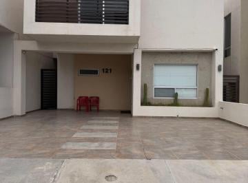 Casa de 3 habitaciones, Saltillo · Casa Amueblada en Renta en Terranova