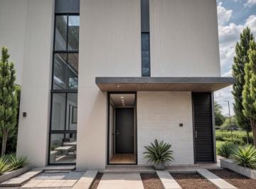 Casa · 175m² · 4 Recámaras · 2 Estacionamientos · Casa en Venta en Zona Tejeda, 4 Recámaras, Incluye Recámara U Oficina en Pb