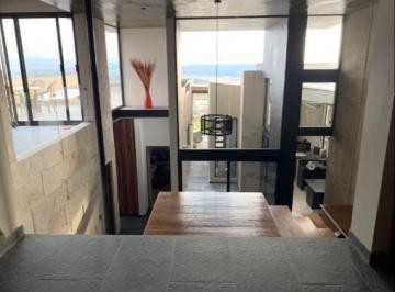 Casa · 610m² · 3 Recámaras · 4 Estacionamientos · Se Vende Residencia de Autor en Vista Real, Terreno 630 m², Construcción 610 m²