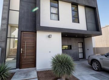 Casa · 236m² · 4 Recámaras · 2 Estacionamientos · Casa en Venta en Zen House, Querétaro. 4 Recámaras, 4.5 Baños, Roof Garden