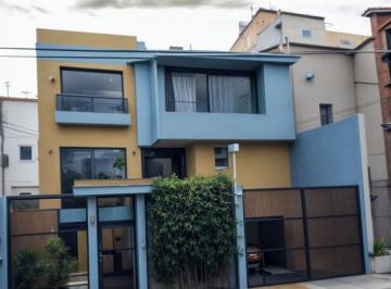 Casa · 510m² · 3 Recámaras · 2 Estacionamientos · Casa en Venta en Colinas del Cimatario, 3 Recámaras, 3.5 Baños, 2 Autos, Sala Tv