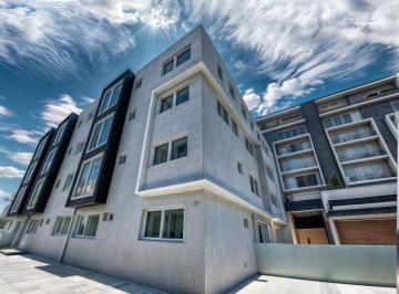 Departamento · 60m² · 2 Recámaras · 2 Estacionamientos · Departamentos en Venta en Real del Bosque, Hermoso Fraccionamiento