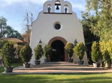 Casa · 3701m² · 11 Recámaras · 15 Estacionamientos · Venta de Hotel en Tequisquiapan, 11 Recamaras, 18 Baños, Alberca, Cancha Tenis
