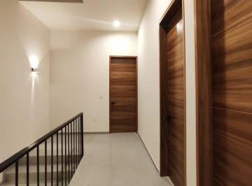Casa · 191m² · 3 Recámaras · 2 Estacionamientos · Venta de Casas en Cañadas del Arroyo, Cuarto de Servicio, Jardín, 3 Recamaras