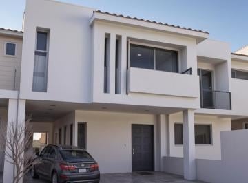 Casa · 180m² · 3 Recámaras · 2 Estacionamientos · Casa en Venta en Pedregal de Schoenstatt, Corregidora. Hermosa, Gran Ubicación.