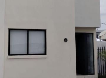 Casa · 73m² · 2 Recámaras · 1 Estacionamiento · Casa en Venta en El Pueblito Centro, Gran Ubicación, Viva con Calidad de Vida.