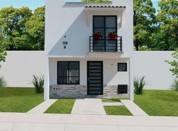 Casa · 95m² · 2 Recámaras · 2 Estacionamientos · Se Vende Casa en Zona Huertas La Joya, 2 Recamaras, 2.5 Baños, Jardín, Alberca.