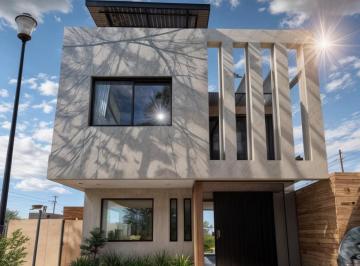 Casa · 288m² · 4 Recámaras · 3 Estacionamientos · Casa en Venta en Mirador del Campanario, 4 Recámaras, 4 Baños, 3 Autos, Roof!