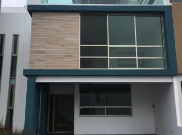 Casa · 210m² · 3 Recámaras · 2 Estacionamientos · Se Vende Casa en Zen House, 3 Recamaras, Roof Garden, Jardín, de Super Lujo!