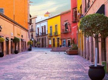 Casa · 464m² · 9 Recámaras · En Venta Hotel Boutique en Centro Histórico de Querétaro, Equipado, Único!