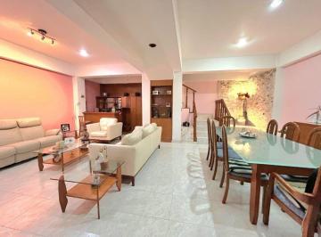 Casa de 7 habitaciones, Cuauhtémoc · Casa en Venta con Uso de Suelo Comercial en Colonia Obrera | 344 m², 7 Recámaras