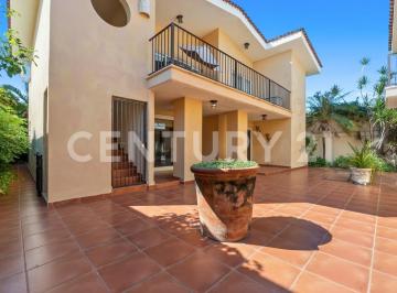 Departamento · 114m² · 2 Recámaras · 1 Estacionamiento · Departamento con Jardin en Venta en Colonia Las Gaviotas, Puerto Vallarta