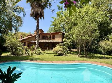 Casa · 431m² · 3 Recámaras · Casa en Renta con Jardín y Alberca en Valle de Atongo, Tepoztlán
