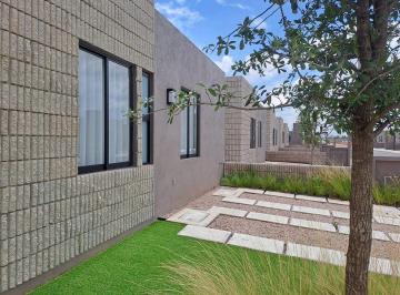 c14dd9b26d9ea439fd50a5f27b96993e9adaf1331e70461708f33851b9105517 · Casa de Una Planta en Corregidora Querétaro