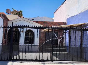 Casa · 220m² · 3 Recámaras · 2 Estacionamientos · Casa en Renta de un Piso, Sector Tulipanes Al Norte Saltillo