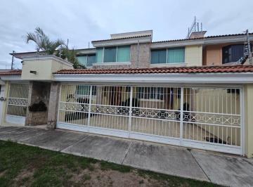 Casa de 4 habitaciones, Zapopan · Casa de 360 m² con 4 Recámaras en Venta en Bugambilias