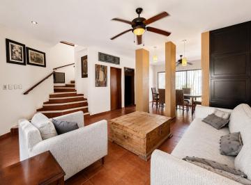 Casa · 314m² · 4 Recámaras · 2 Estacionamientos · Casa en Venta en Mérida