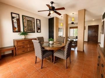 Casa · 314m² · 4 Recámaras · 2 Estacionamientos · Casa en Venta en Mérida