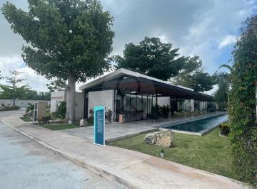 Casa · 307m² · 4 Recámaras · 2 Estacionamientos · Unica Living: Casa en Venta en Xcanatún