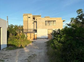 Casa · 260m² · 4 Recámaras · 2 Estacionamientos · Casa en Venta en Pueblo Chicxulub Puerto