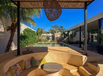 Casa · 542m² · 3 Recámaras · 4 Estacionamientos · Casa en Venta en Santa Gertrudis Copo