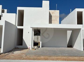 Casa · 225m² · 2 Recámaras · 2 Estacionamientos · Gran Bosco: Casa en Venta en Pueblo Conkal