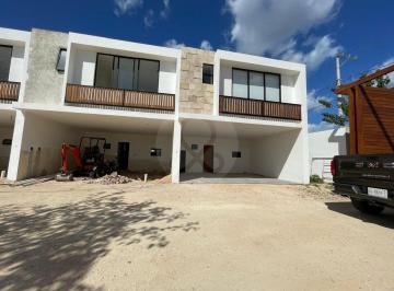 Casa · 185m² · 2 Recámaras · 2 Estacionamientos · Casa en Venta en Komchén