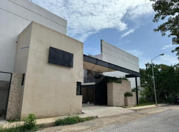 Casa en condominio · 235m² · 2 Recámaras · 2 Estacionamientos · Casa en Condominio en Renta en Fraccionamiento Residencial del Mayab