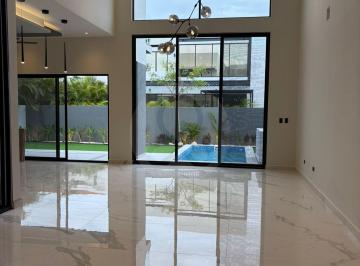 Casa · 429m² · 4 Recámaras · 4 Estacionamientos · Casa en Venta en Yucatán Country Club