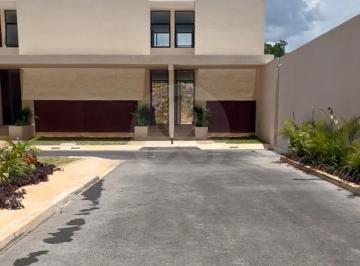 Casa · 125m² · 1 Recámara · 1 Estacionamiento · Casa en Venta en Temozón Norte