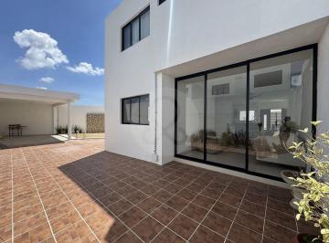 Casa · 202m² · 3 Recámaras · 2 Estacionamientos · Casa en Venta en Pueblo Dzitya