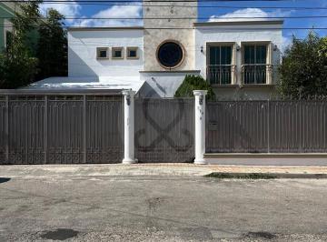 Casa · 302m² · 3 Recámaras · 2 Estacionamientos · Casa en Venta en Montes de Ame