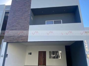Casa · 350m² · 3 Recámaras · 2 Estacionamientos · Casa en Venta en La Encomienda