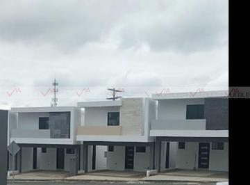 Casa · 189m² · 3 Recámaras · 2 Estacionamientos · Casa en Renta en La Escondida Residencial