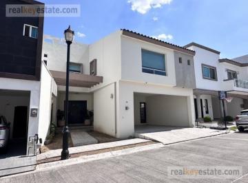 Casa · 3 Recámaras · 2 Estacionamientos · Casa en Renta en Lomas del Hípico, Monterrey Nuevo León.