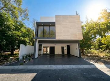 1 · Casa en Venta Pedregal del Huajuco Zona Carretera Nacional Monterrey