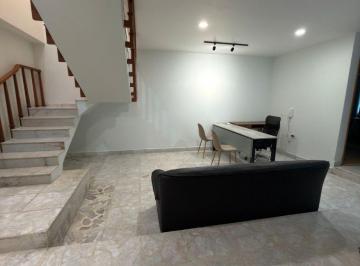 Casa de 5 habitaciones, Zapopan · Casa en Renta en Jardines Universidad Para Oficina