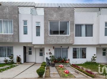 Casa · 130m² · 3 Recámaras · 1 Estacionamiento · Casa en Venta en Los Heroes Chalco