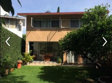 Casa · 166m² · 3 Recámaras · 2 Estacionamientos · Casa - Fraccionamiento Burgos