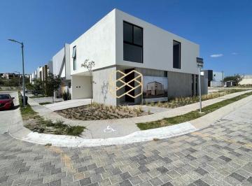 Casa · 238m² · 3 Recámaras · 1 Estacionamiento · Casa en Residencial El Molino