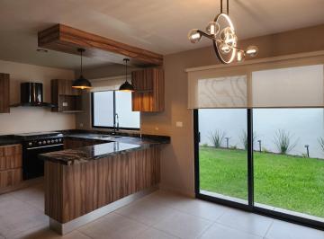 Casa · 230m² · 3 Recámaras · 2 Estacionamientos · Casa en Fraccionamiento Ferrara Residencial
