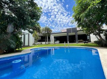 Casa de 3 habitaciones, Guadalajara · Casa en Renta en Prados Providencia con Alberca | 1,250 m²