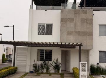 Casa · 122m² · 3 Recámaras · 2 Estacionamientos · Casa en Venta en Cuautlancingo Tres Cantos