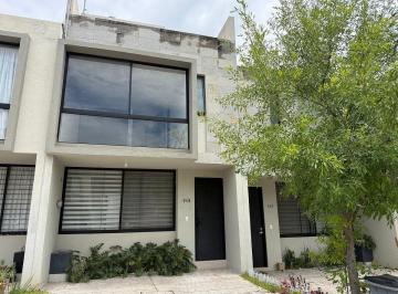 d6424180b69fbc8fd0ef4caa317c31ce072ee49cfcbc63f0ea5473ff22f9b674 · Casa en Renta en Zoi Capital Norte