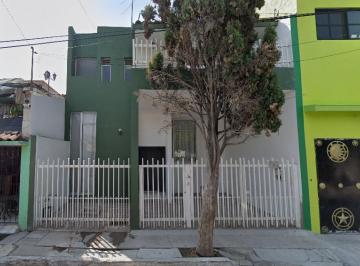Casa de 2 habitaciones, Corregidora · Casa en Venta en Paseo de Estocolmo Queretaro